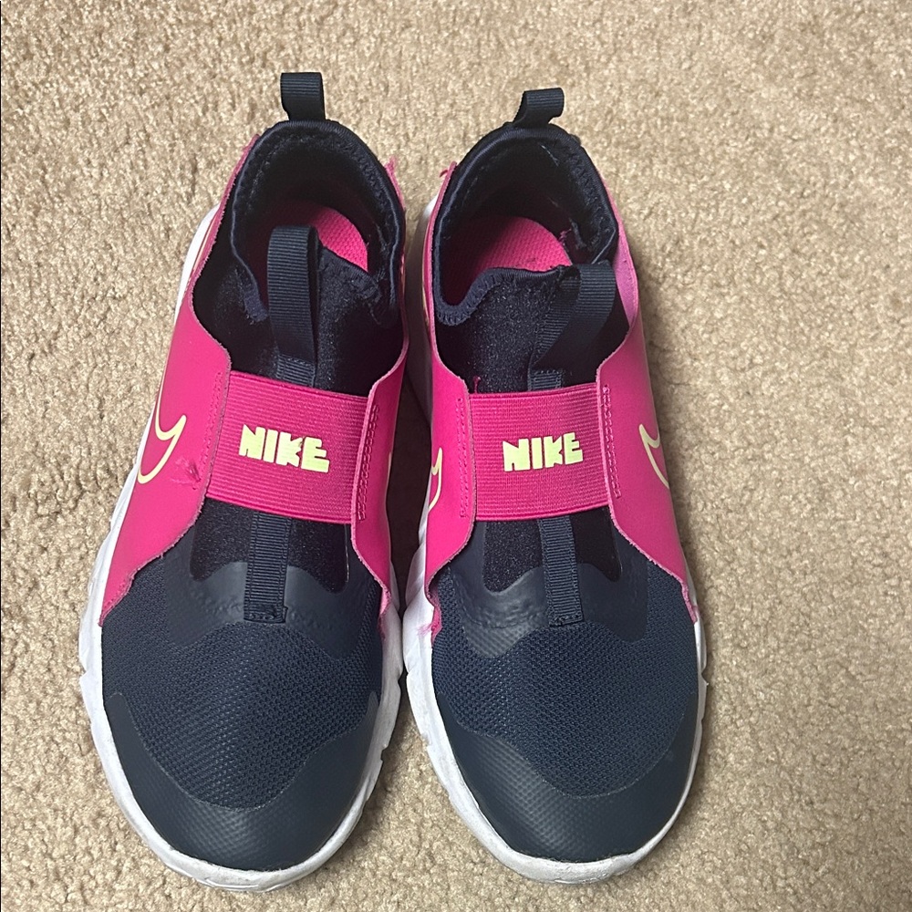 Nike Kids Sneakers in Pink and Navy